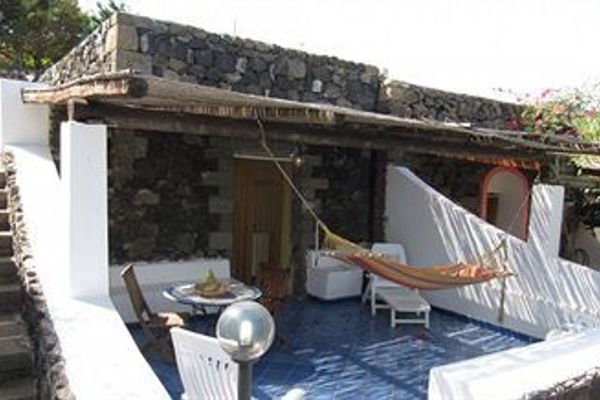 I Dammusi di Punta Karace (Pantelleria)